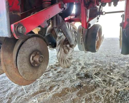 Sembradora Giorgi Neumática de 18 a 52