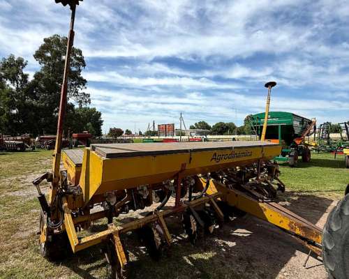 Sembradora Agrometal - 9 a 52 - con Monitor