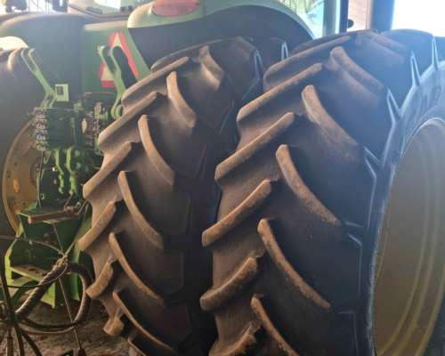 John Deere 8310r Americano, año 2013, 7442 HS. con 3 Puntos.