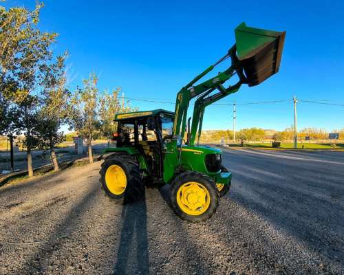 Tractor John Deere 5065 e C/cabina Cerrada y Pala. 446 Hs