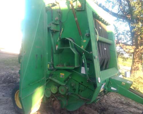 Rotoenfardadora John Deere 567