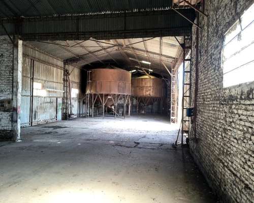 Inmueble Espectacular en Acceso a Huergo , Casa a Reciclar