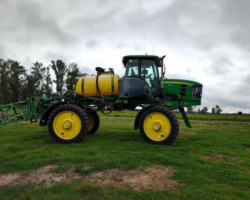 Vendo o Permuto Pulverizadora John Deere 4630