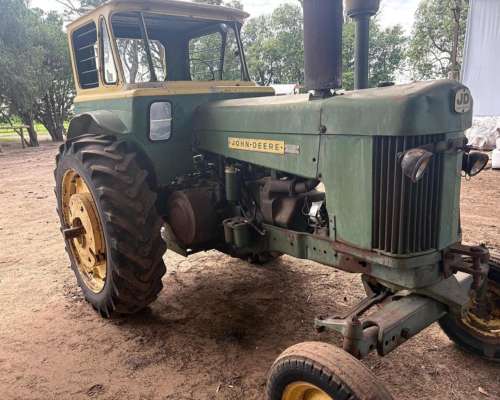 Tractor John Deere 730