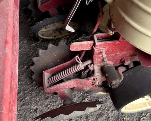 Sembradora Giorgi Precisa 8000 de 24 Lineas a 52 cm