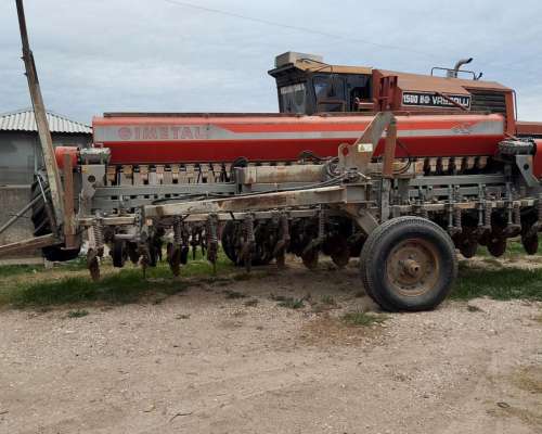 Vendo Urgente Sembradora Gimetal 29 a 19 con Alfalfero