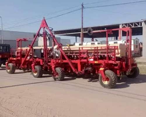 Sembradora Giorgi Usada de 18 a 52 Neumatica Doble Fertiliz