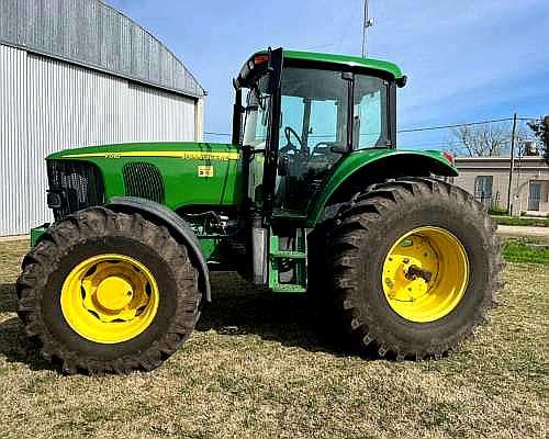 Tractor John Deere 7515. Paton