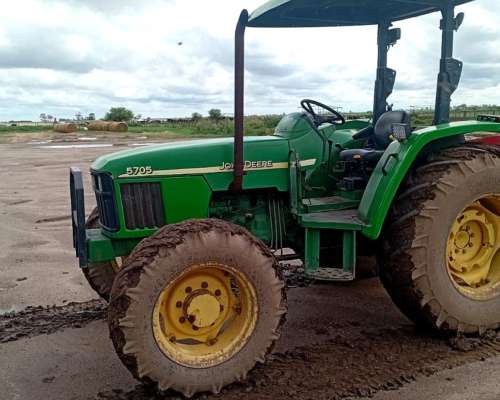 Jhon Deere 5705 año 2010