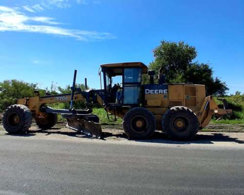 Motoniveladora John Deere 770d