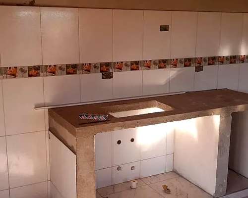 Se Vende Terreno con Casa a Estrenar en Capiovi, Misiones