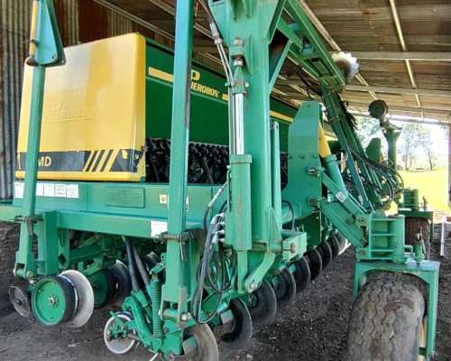 Sembradora Pierobon año 2013 de 30 Líneas a 21