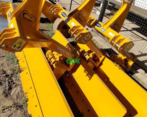 Niveladora Mecanica 3p 2100. Grosspal