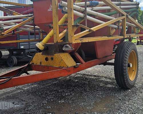 Fertilizadora Altina Neumatica de Arrastre - 18 Mts