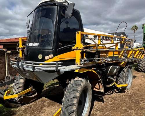 Pulverizadora Motriz Tilo 2500 Lts Mecanica John Deere