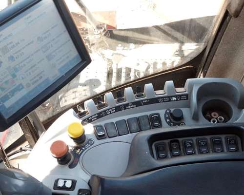 Picadora New Holland FR 600 C/ Cabezal 600 Bfi, año 2014