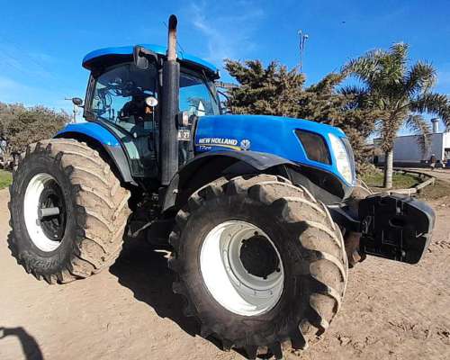 New Holland T7 215 con Piloto