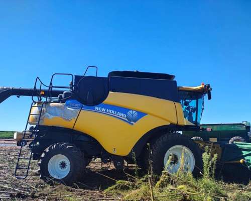Cosechadora New Holland CR6.80 - Draper 35 Pies