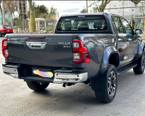 Vendo Toyota Hilux SRX 4X4 2025 con Solo 700 km sin Uso- con