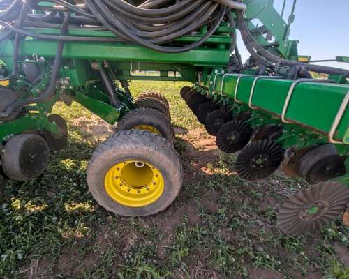 Plantadora John Deere DB83 USA 48 Surcos a 52,5 año 2017.
