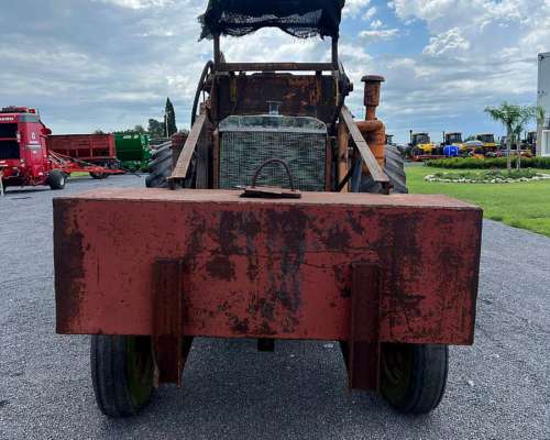 Tractor Fiat R60 Invertido con Pala