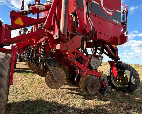 Sembradora Crucianelli Gringa 7035 de 32 a 35 - Neumatica