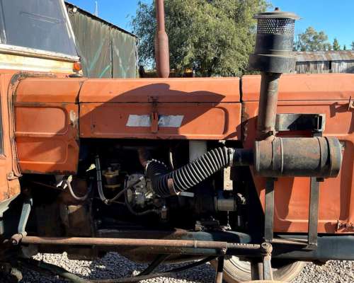 Tractor Fiat 700 e