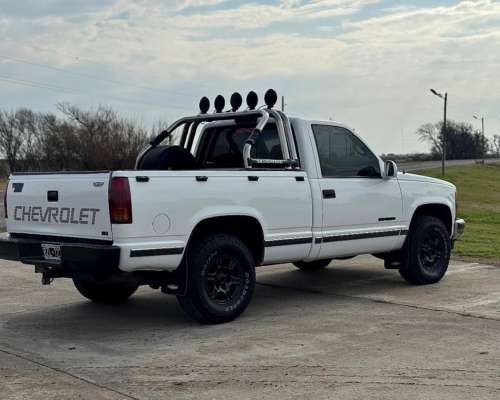 Chevrolet Silverado con Motor Cummins 6 Cilindros año 1998