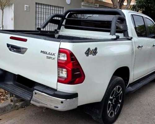 Toyota Hilux 2.8 TDI CD 4X4 SRX 204cv 2022 $44.799.000