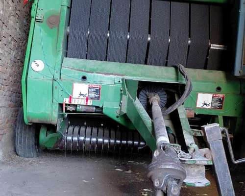 John Deere 566. Rollos de 1.60m.