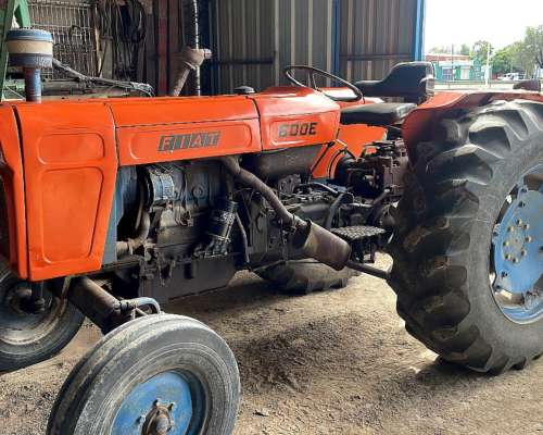 Tractor Fiat 600 con Tres Puntos