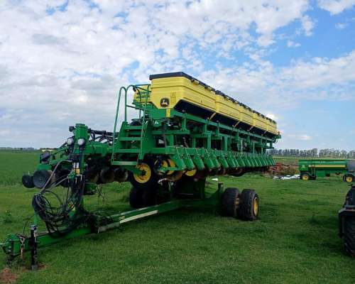 Sembradora John Deere 1745 de 18 a 52 y 24 a 38 cm