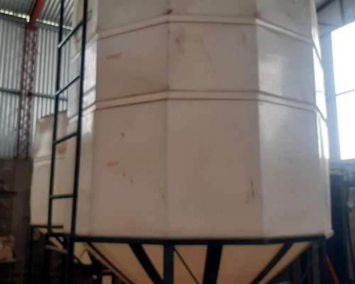 Silos Plasticos con Base Metálica Rotor 10000lts .poco USO
