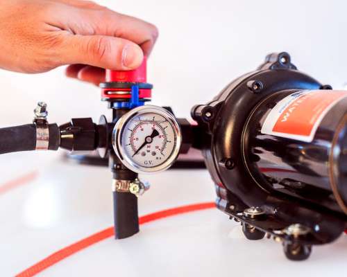 Equipo Pulverizador a 12v, Tanque 400lts y Botalón 6m