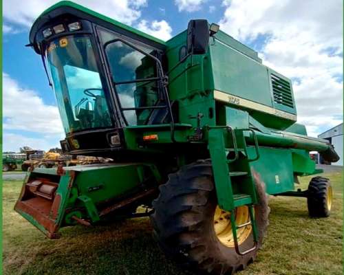 Cosechadora John Deere 1175 año 2006 23 Pies
