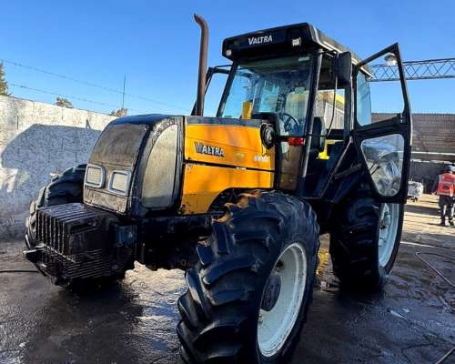 Valtra BM100 año 2006 106hp 4X4 TDF 3pto Cabina Excelente