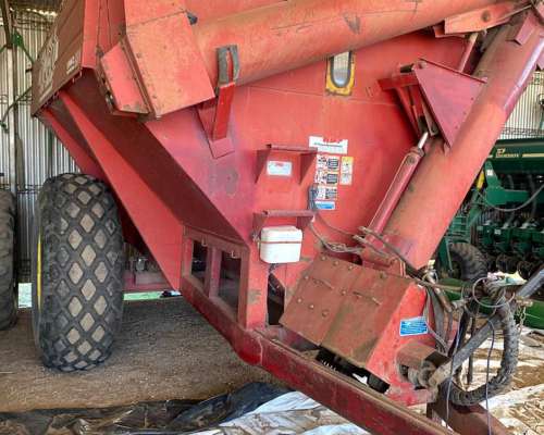 Tolva Ombu ATA-14 Tn-balanza y Cubiertas-año 2004-muy Buena