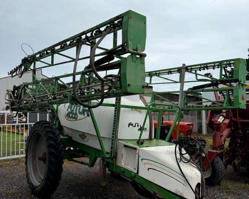 Pulverizador Metalfor Futur 4000, 27 Mts, Joystic, 2014