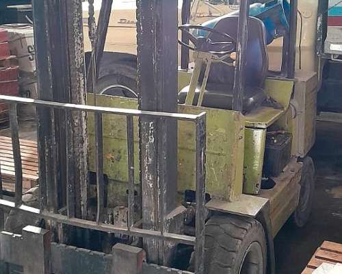 Autoelevador Daewo D25s C/autom Torre Triple , Desplazadora