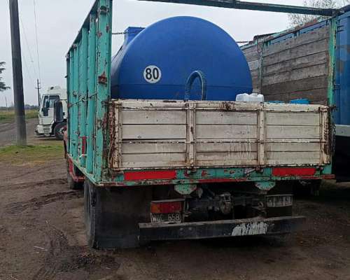 Ford 600 con Tanque de 8000l