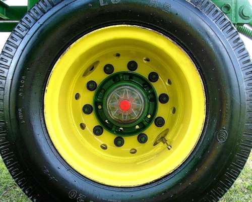 Acoplado Tolva Semillas y Fertilizantes 24 TN. (30 Mts3).