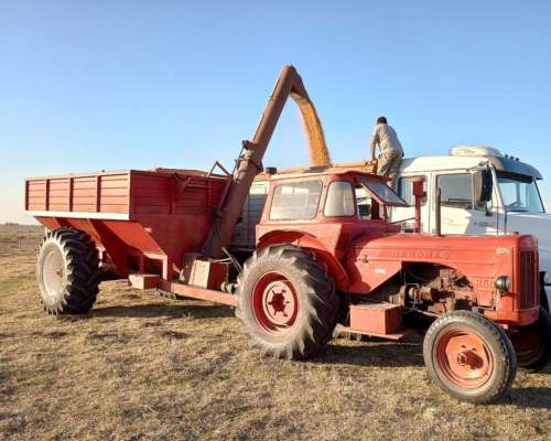 Autodescargable Ugocar de 14tt con Balanza Vesta