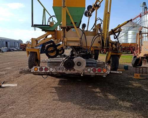 Fertilizadora Marca SR de 31 Líneas a 35.2 cm