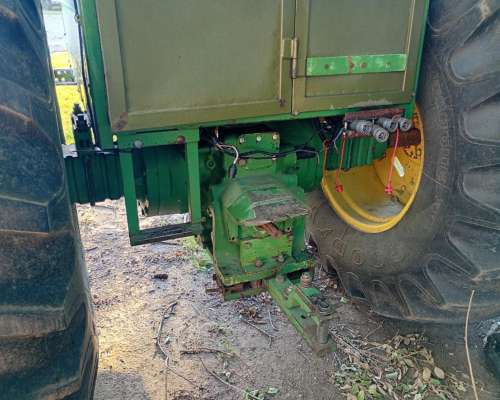 Tractor John Deere 3140