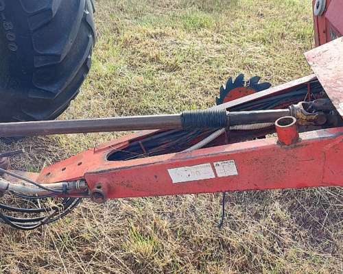 Rotoenfardadora Mainero 5880 año 2006