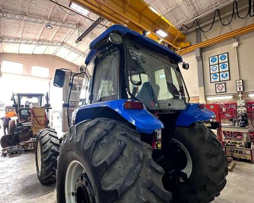 Tractor New Holland 6040. 135 HP