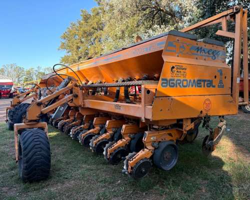 Agrometal TX Mega 16/52 muy Buen Estado