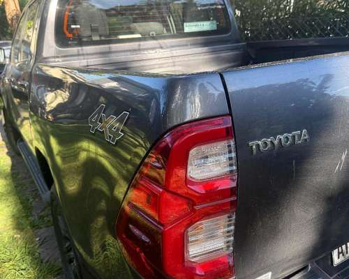 Toyota Hilux Doble Cabina 4X4