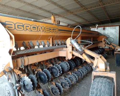 Sembradora Agrometal MX 33 Líneas a 21 cm