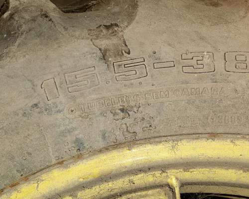 Cubiertas Godyear y Llantas John Deere